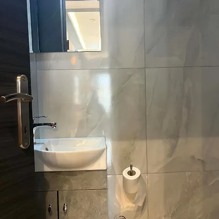 Greysuites * Cavala