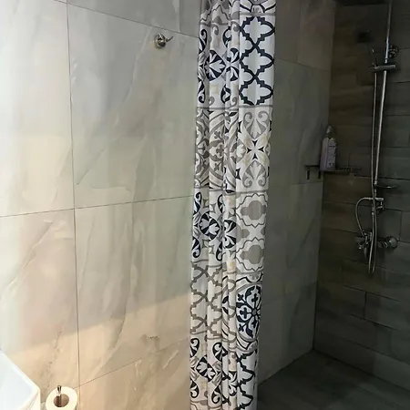 Greysuites * Cavala